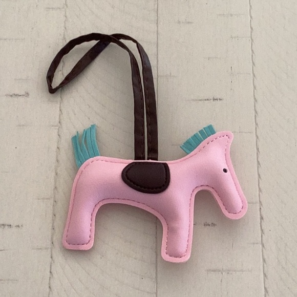 New Elegant White Leather Crossbody Shoulder Tote Bag 32 CM Silver Hardware - Picture 11 of 13